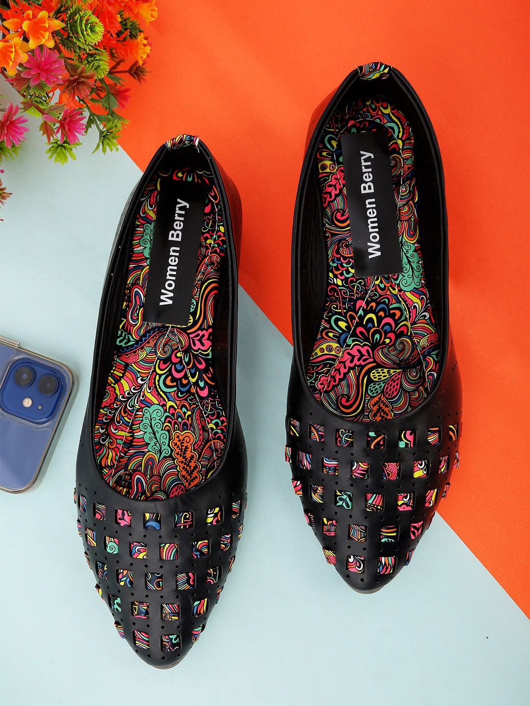 

WOMENS BERRY Women Printed Ballerinas with Laser Cuts, Black