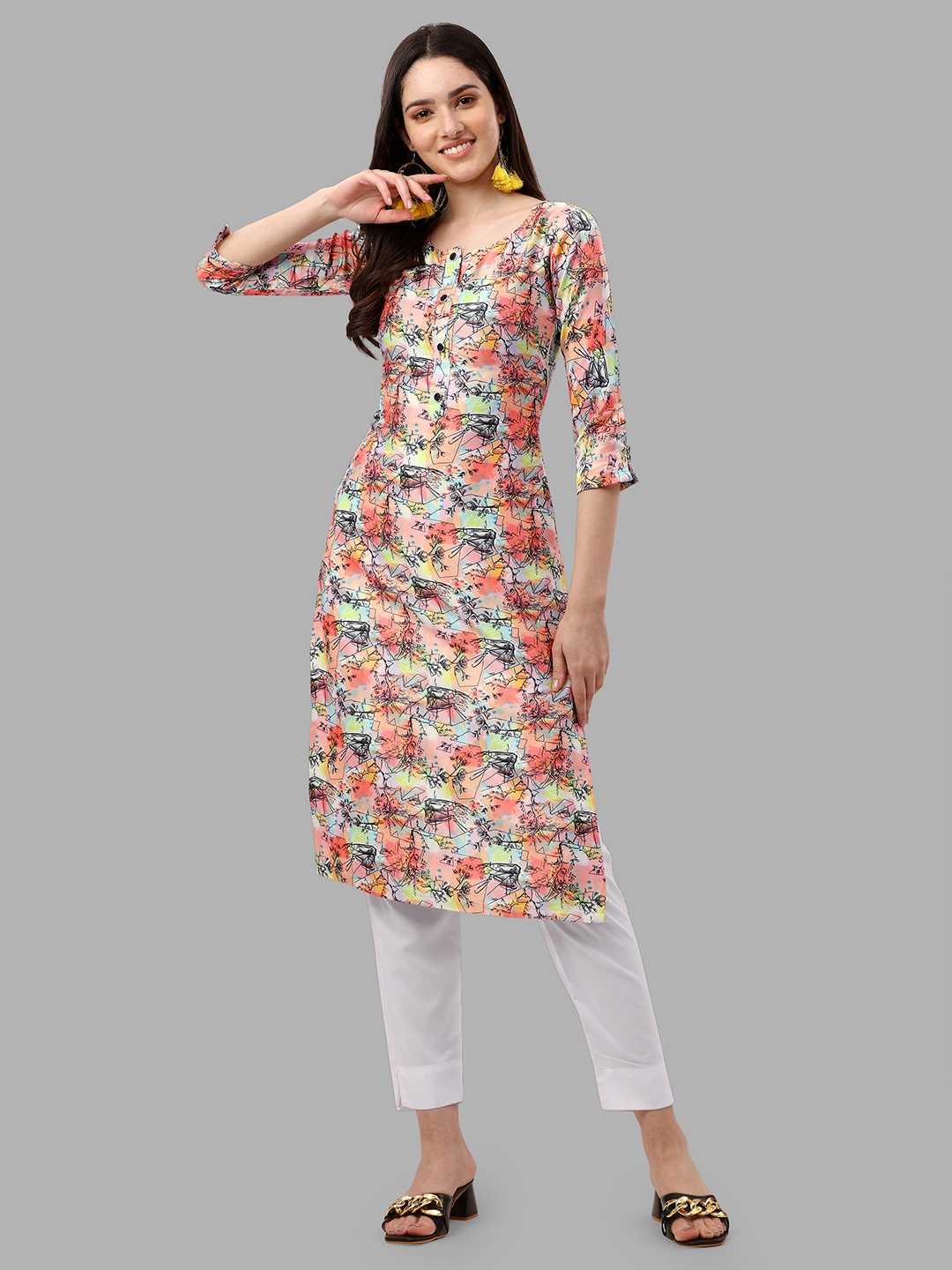 

ASPORA Women Floral Printed Kurta with Trousers, Peach