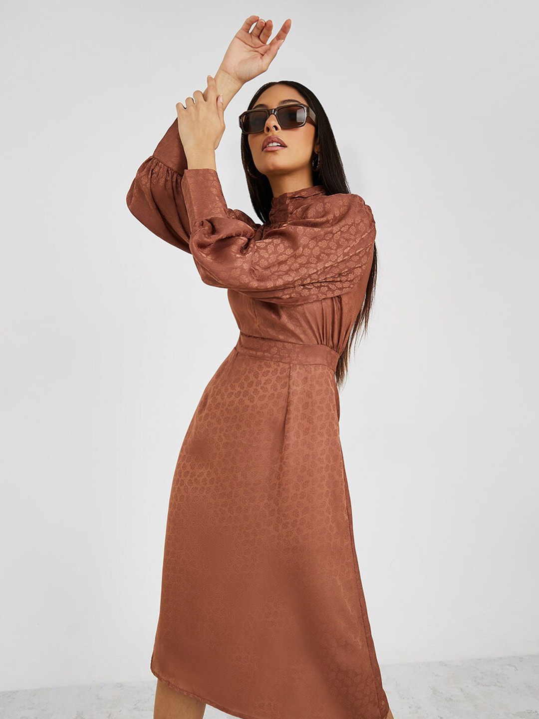 

Styli Keyhole Neck A-Line Dress, Rust