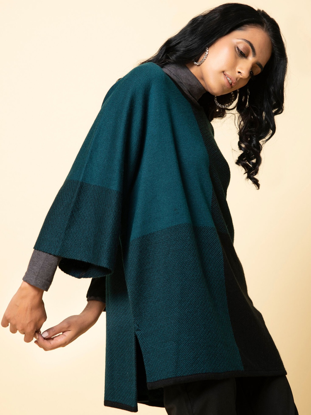 

KHALEEJ Women Colourblocked Longline Oversized Pullover, Teal