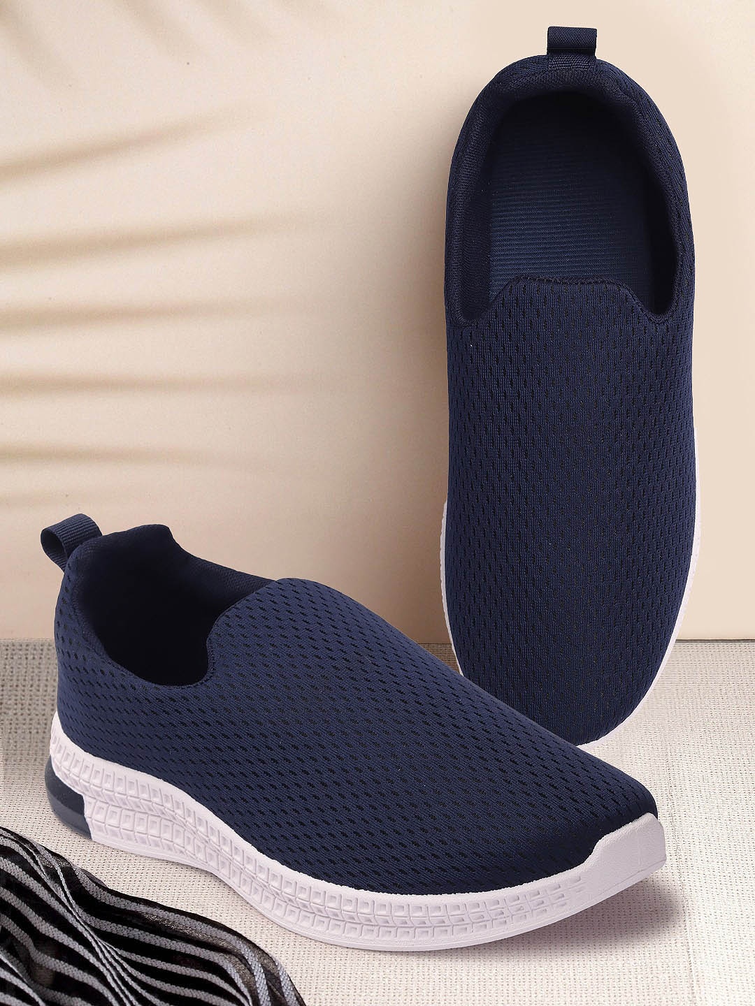 

M7 by Metronaut Men Lightweight Slip-On Sneakers, Navy blue