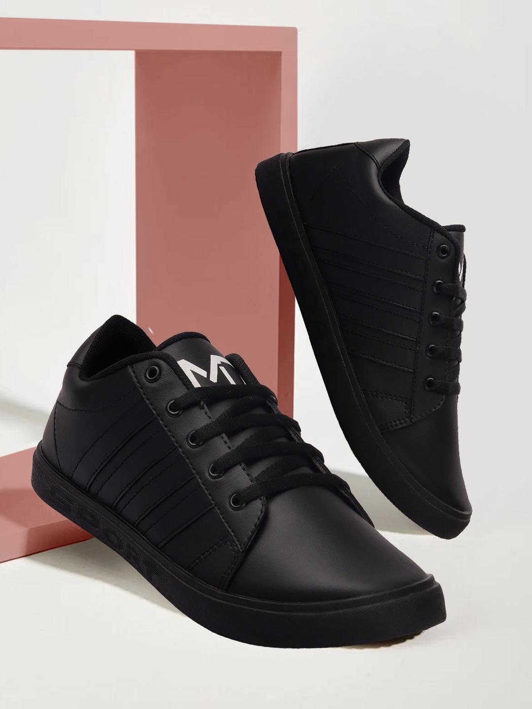 

M7 by Metronaut Men Lightweight Sneakers, Black