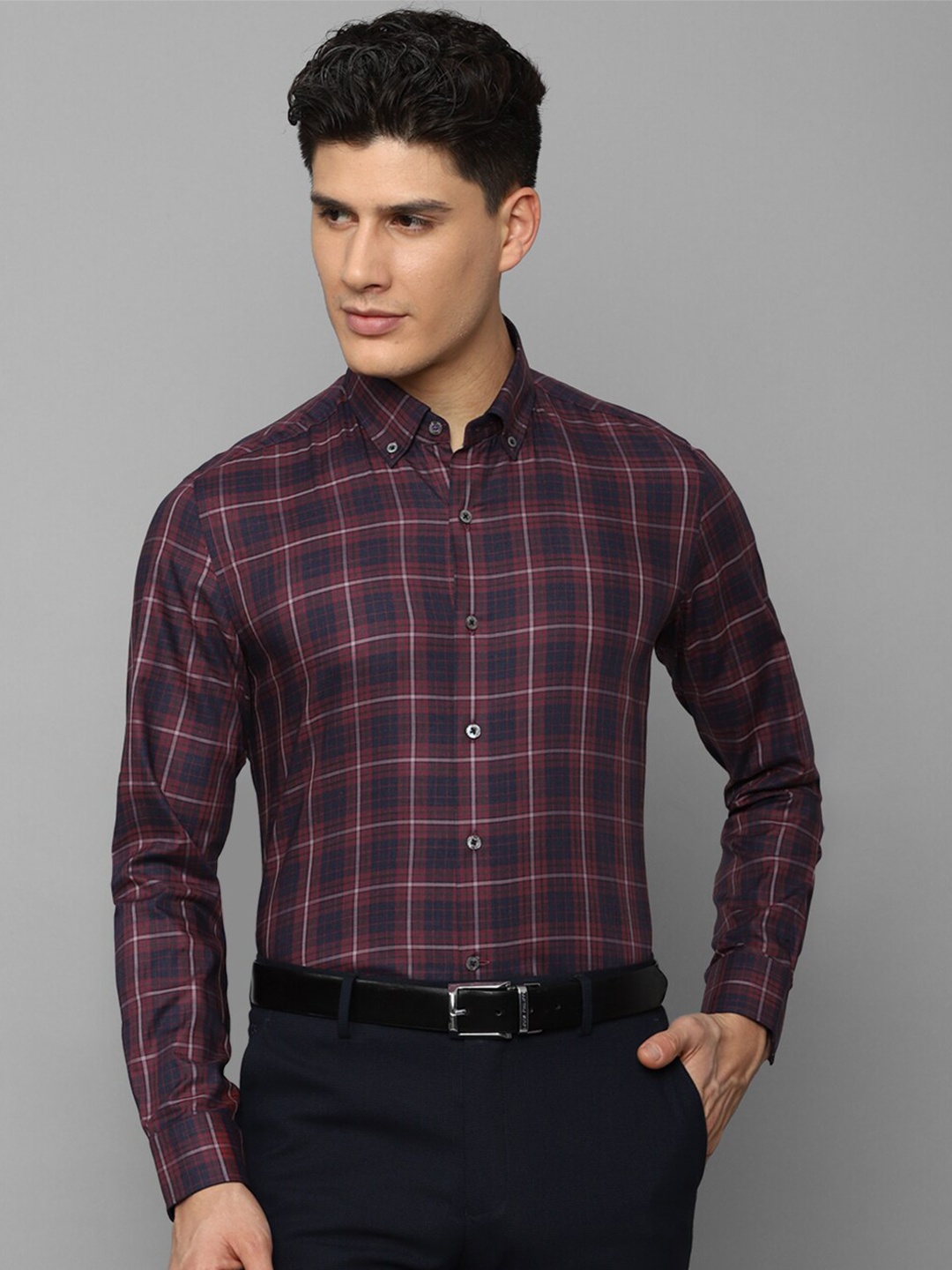 

Luxure by Louis Philippe Men Checked Cotton Slim Fit Formal Shirt, Navy blue