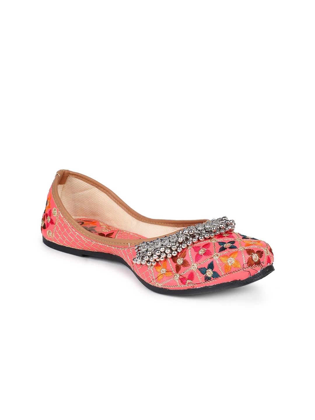 

The Desi Dulhan Women Printed Ethnic Mojaris Flats, Peach