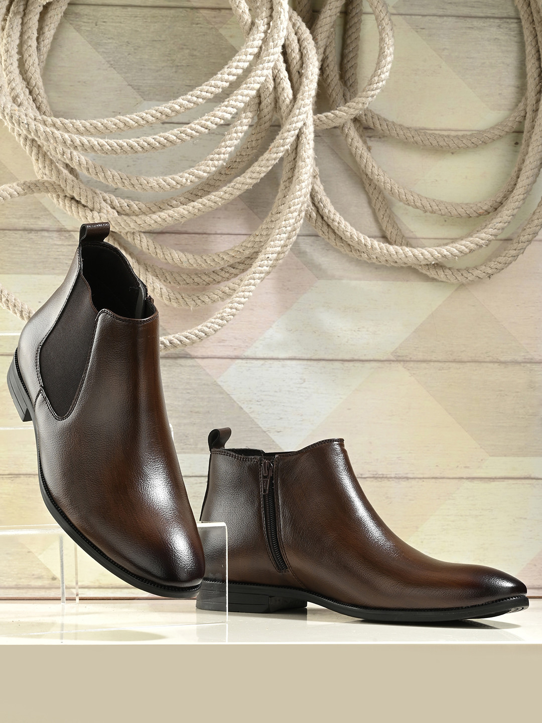 

UNDERROUTE Men Textured Mid-Top Chelsea Boots, Brown