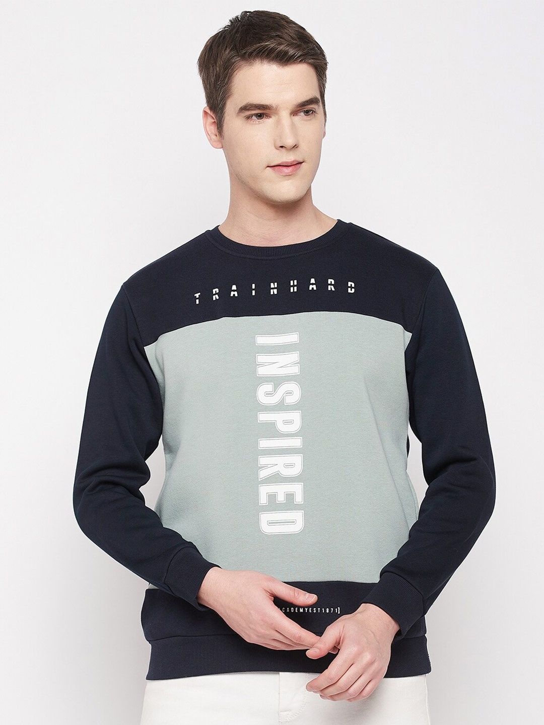 

QUBIC Men Green Colourblocked Pullover Sweatshirt