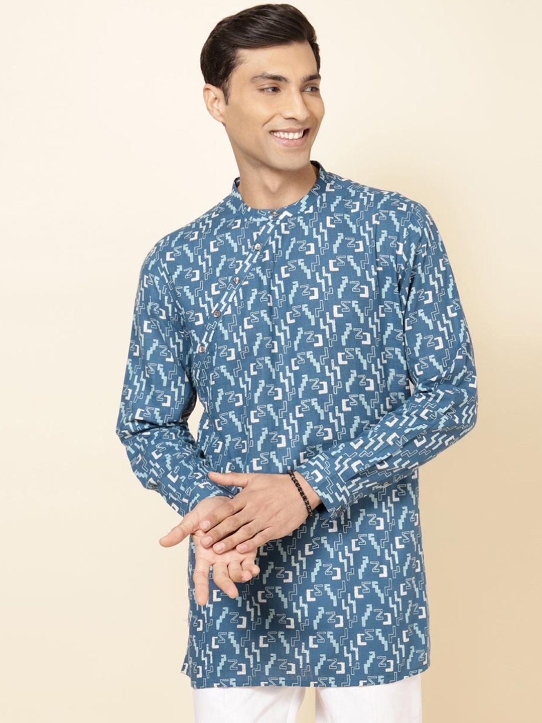 

Fabindia Slim Fit Geometric Printed Kurta, Blue