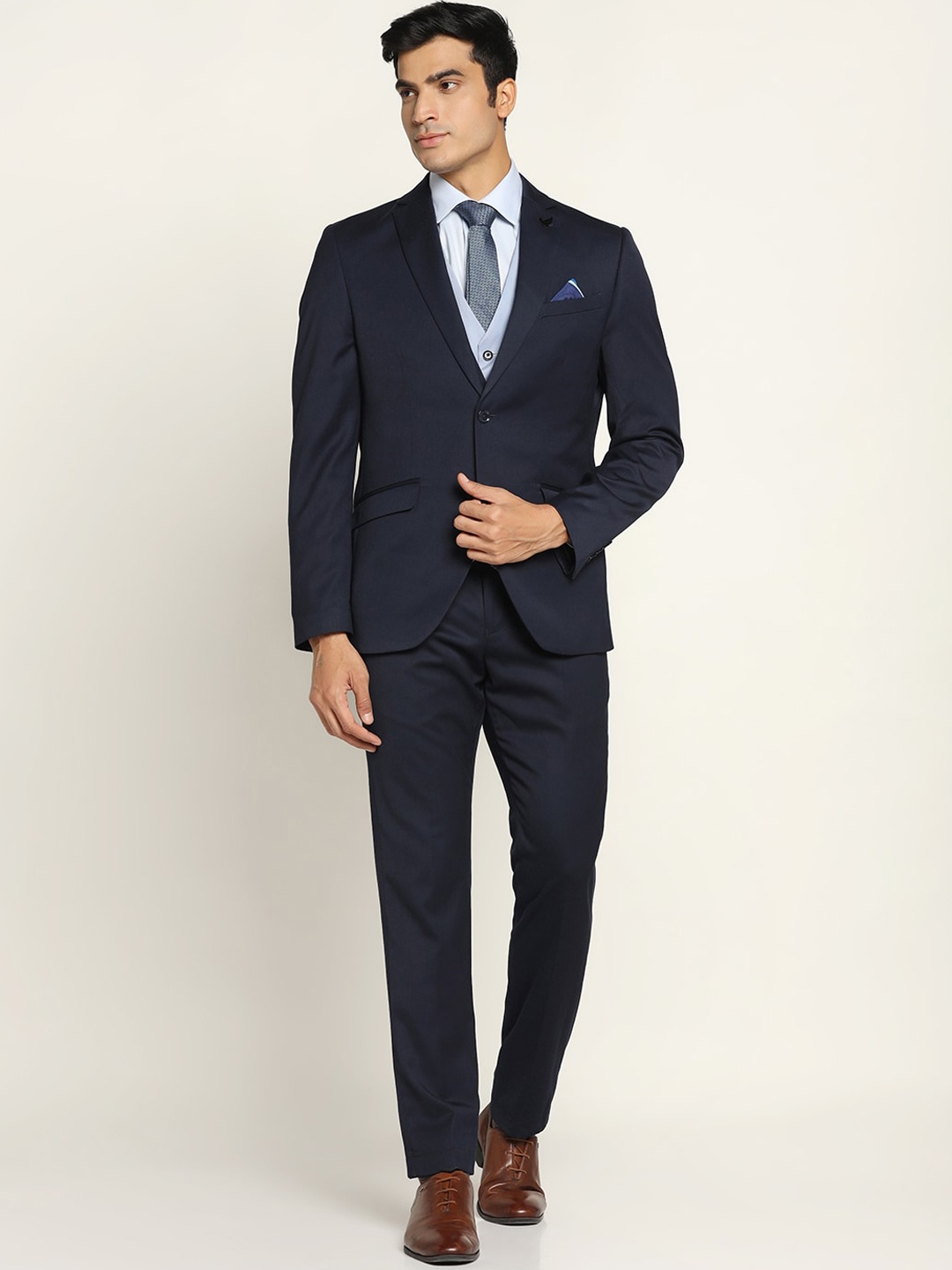 

Blackberrys Men Slim-Fit Single-Breasted Three-Piece Formal Suit, Navy blue