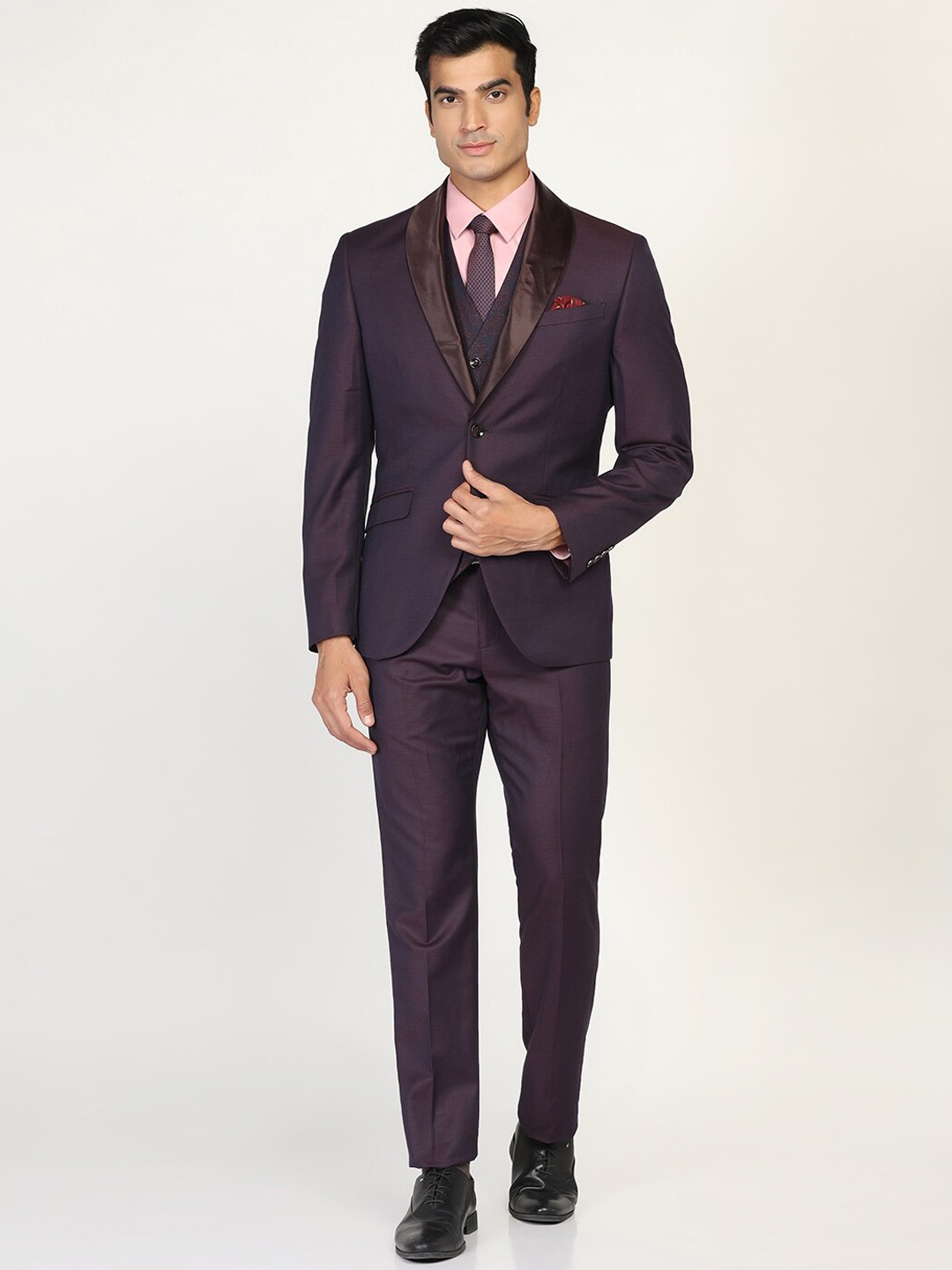 

Blackberrys Men Slim-Fit Single-Breasted Three-Piece Formal Suit, Red