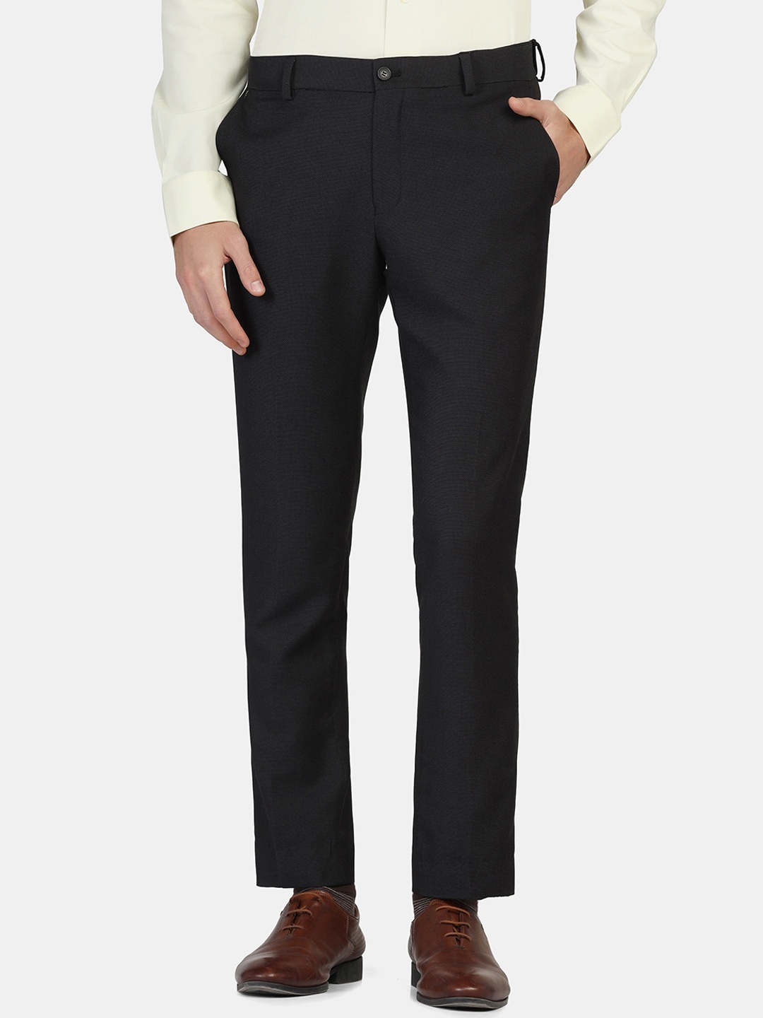 

Blackberrys Men Slim Fit Low-Rise Trousers, Black