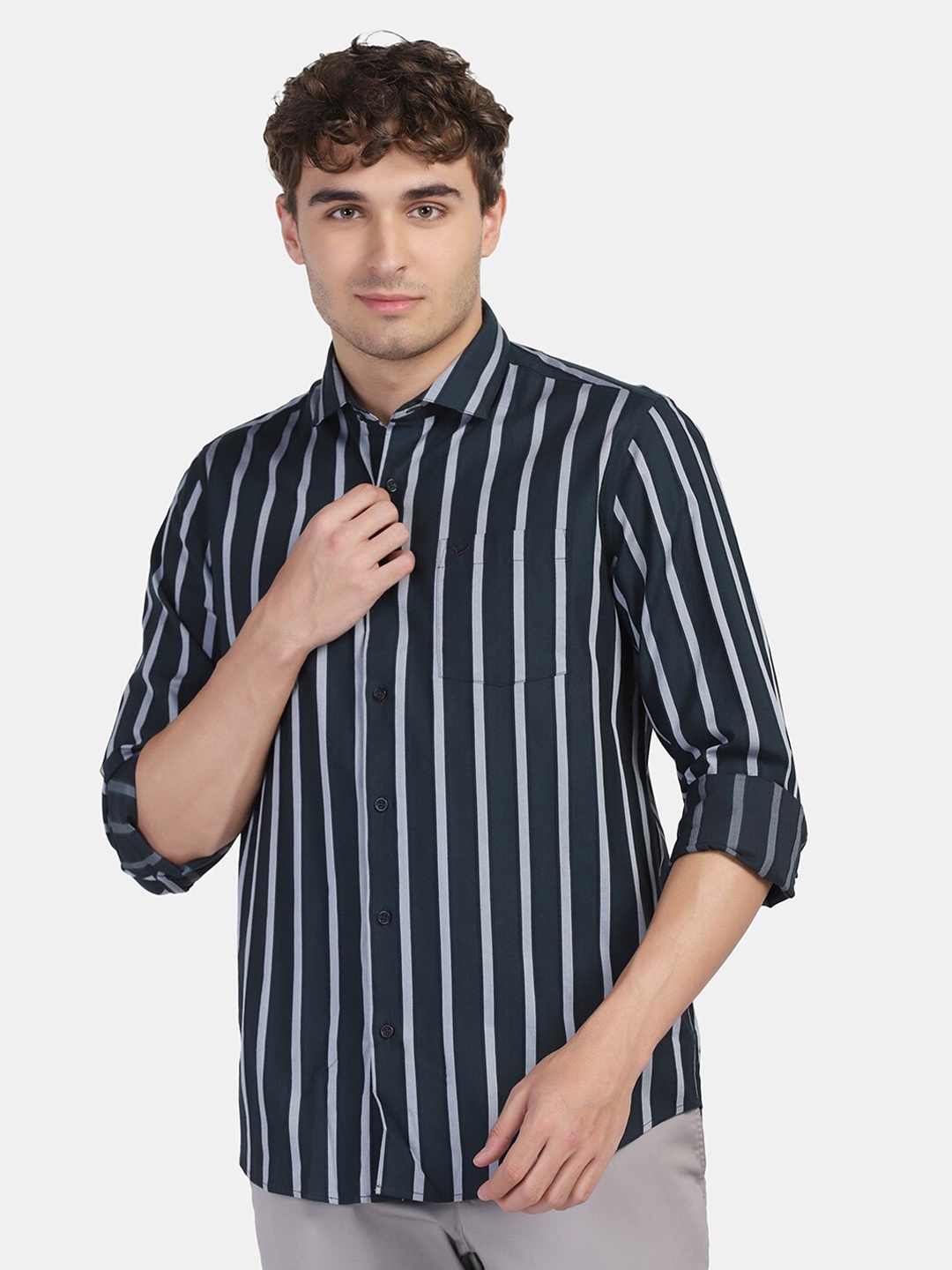 

Blackberrys Men Slim Fit Striped Casual Shirt, Blue