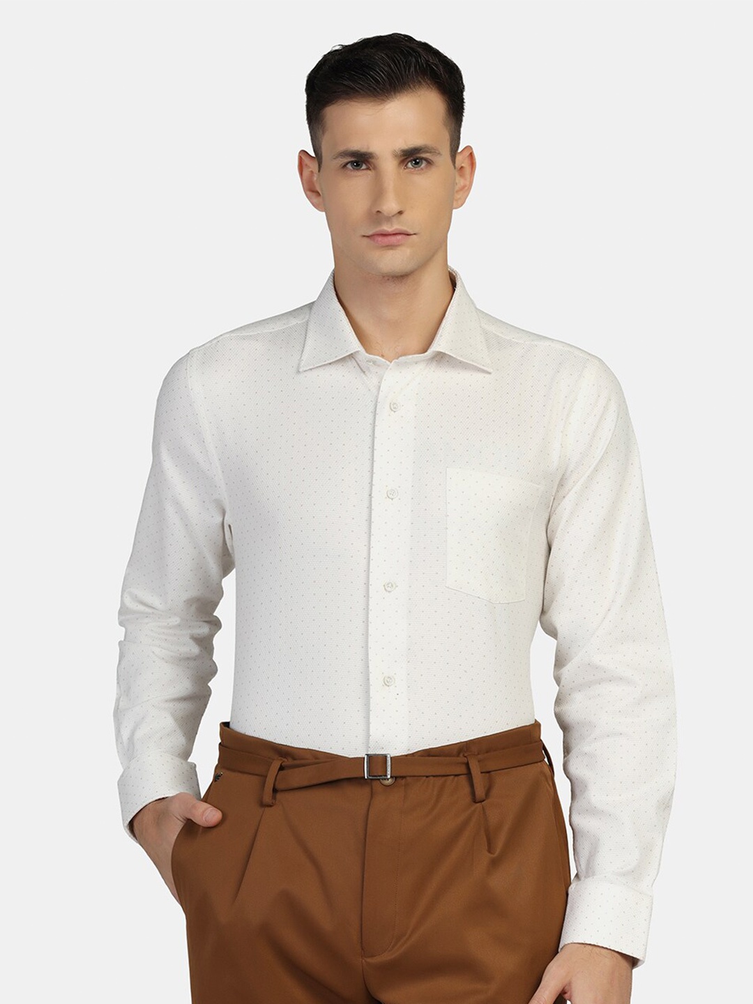 

Blackberrys Men India Slim Fit Temp Tech Formal Shirt, Beige