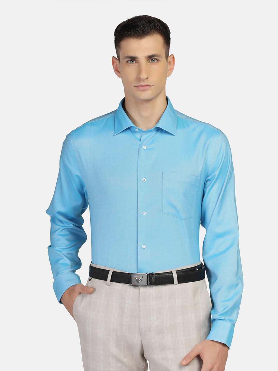 

Blackberrys Men's Blue Textured Formal Slim Fit Wrinkle-Resistant Shirt