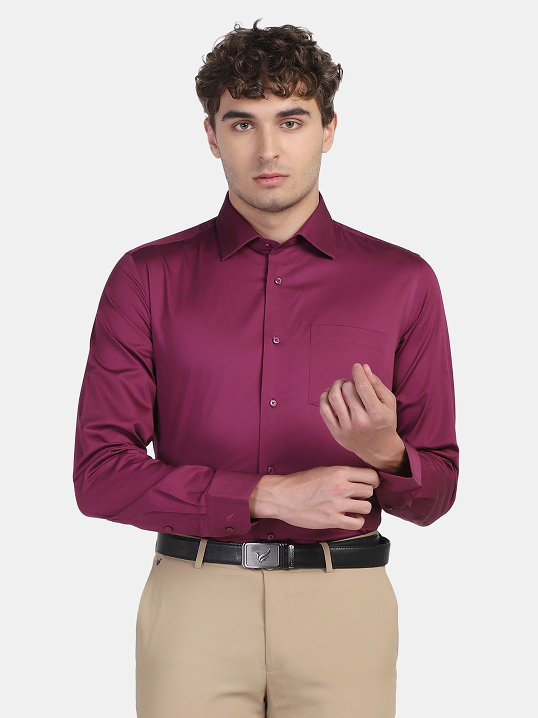 

Blackberrys Men Solid Cotton Slim Fit Formal Shirt, Magenta