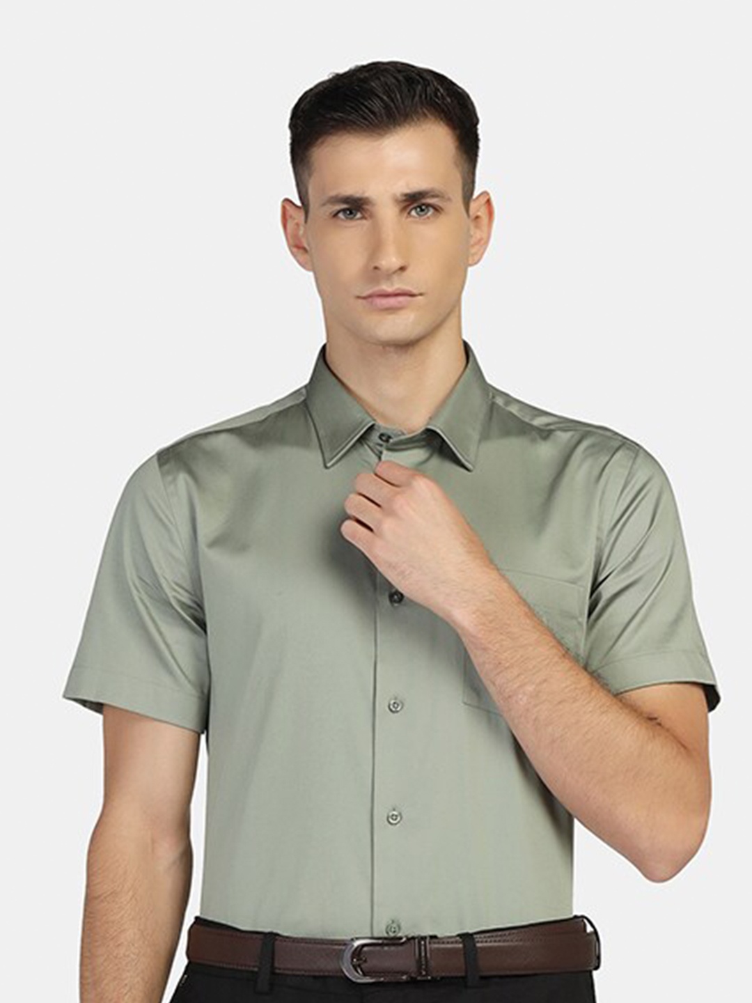 

Blackberrys Men Slim Fit Pure Cotton Formal Shirt, Olive