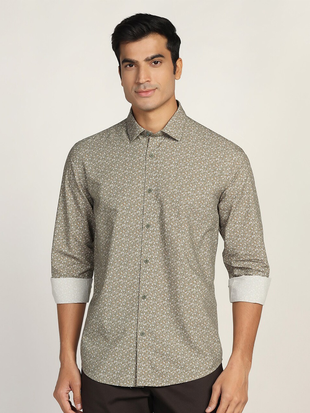 

Blackberrys Men Slim Fit Floral Printed Casual Shirt, Olive