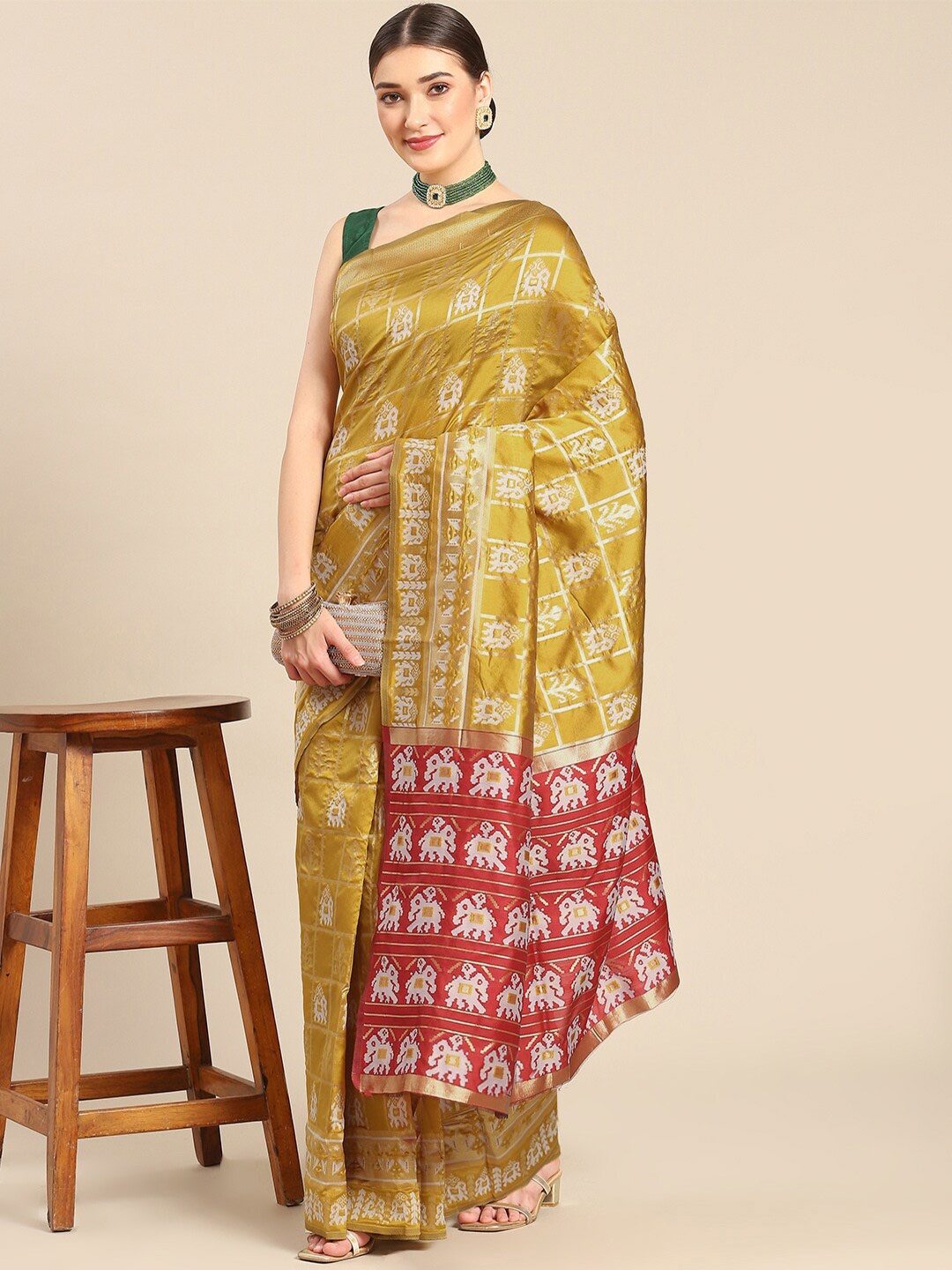 

Mitera Ethnic Motifs Silk Blend Kanjeevaram Saree, Yellow