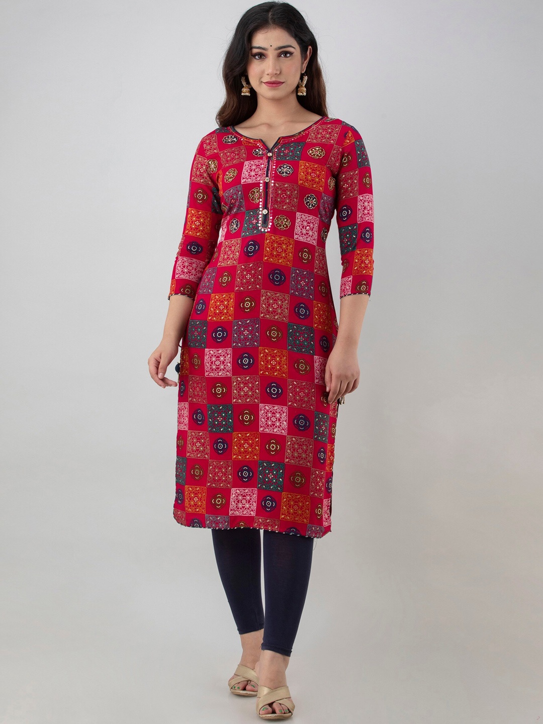 

Charu Women Floral Embroidered Kurta, Red
