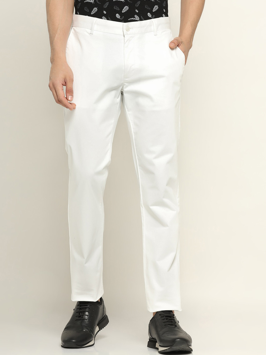 

Blackberrys Men Slim Fit Low-Rise Chinos Trousers, White