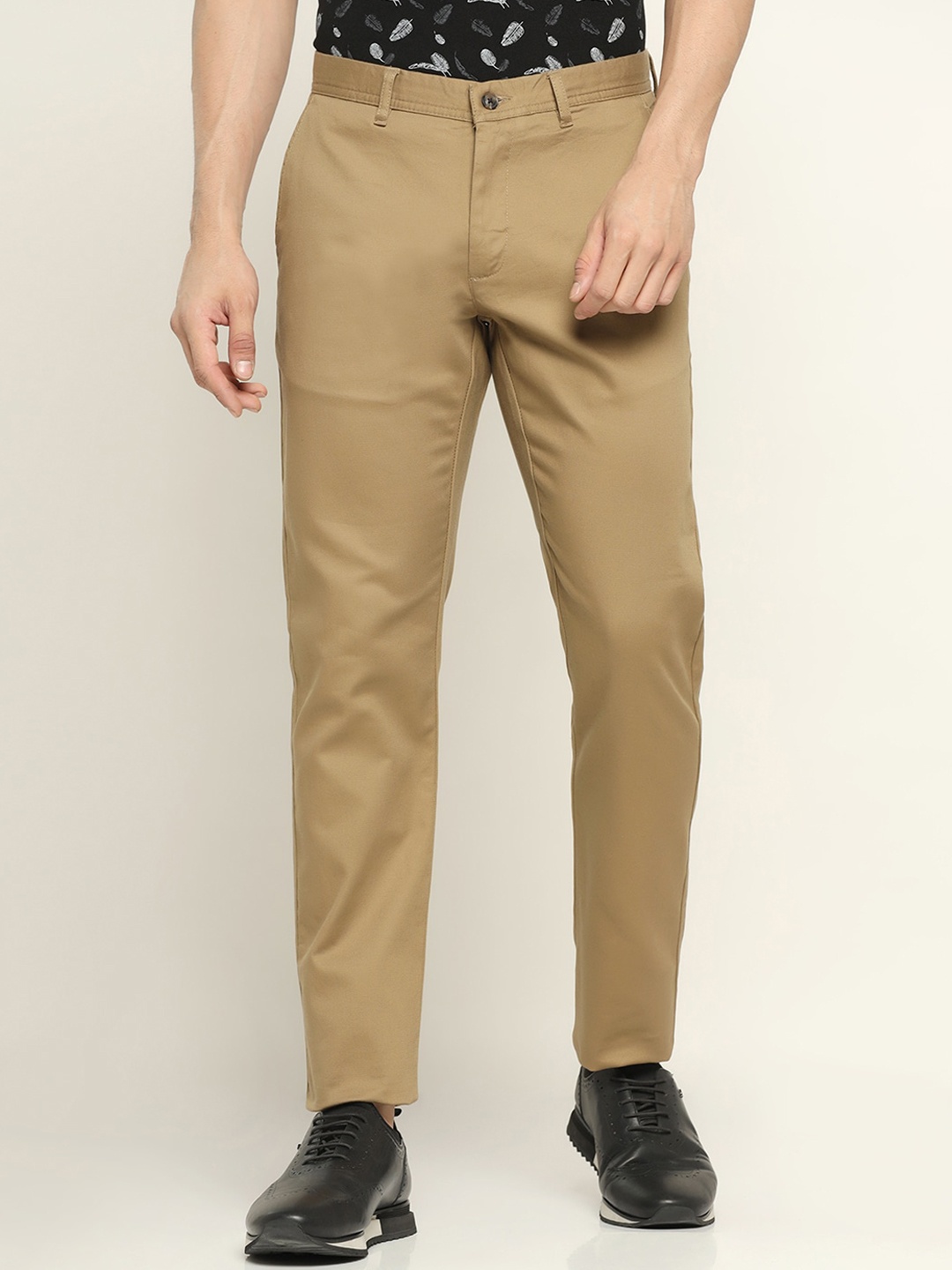 

Blackberrys Men Solid Slim Fit Trousers, Khaki