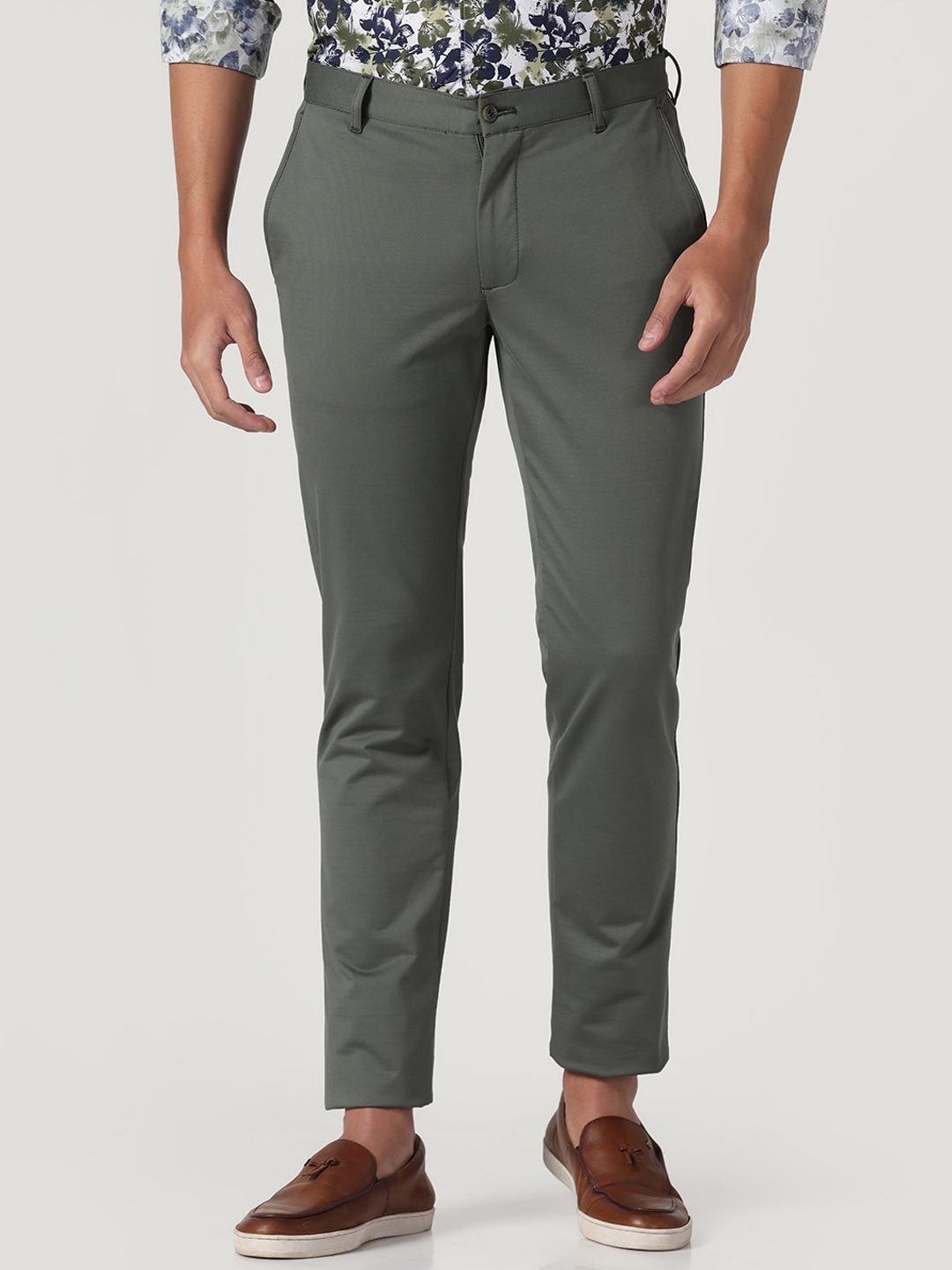 

Blackberrys Men Slim Fit Low-Rise Chinos Trousers, Green