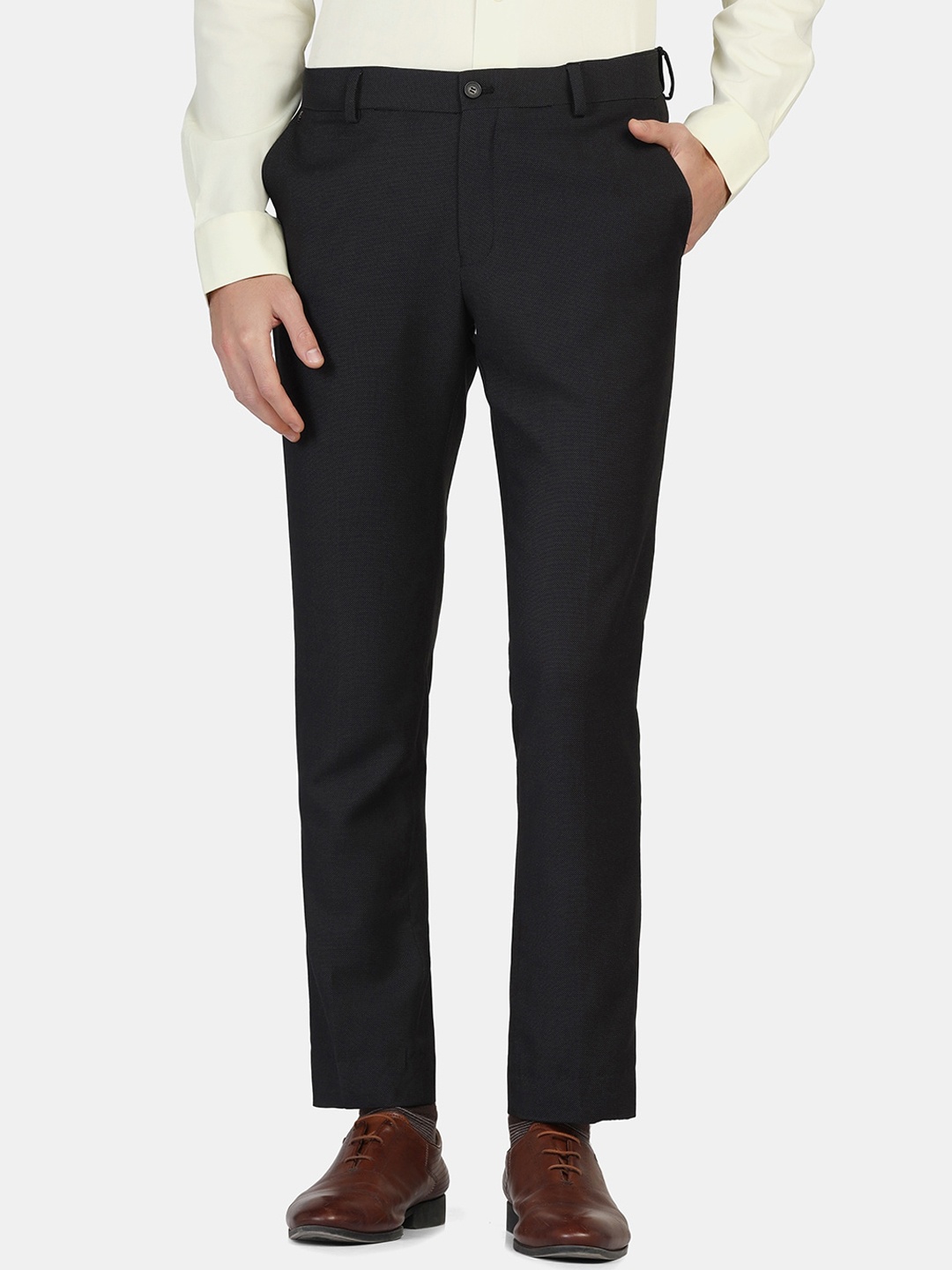 

Blackberrys Men Slim Fit Low-Rise Trouser, Black