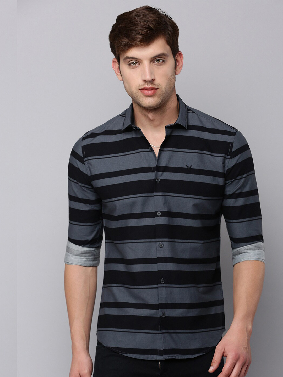 

SHOWOFF Men Cotton Classic Horizontal Stripes Striped Casual Shirt, Black