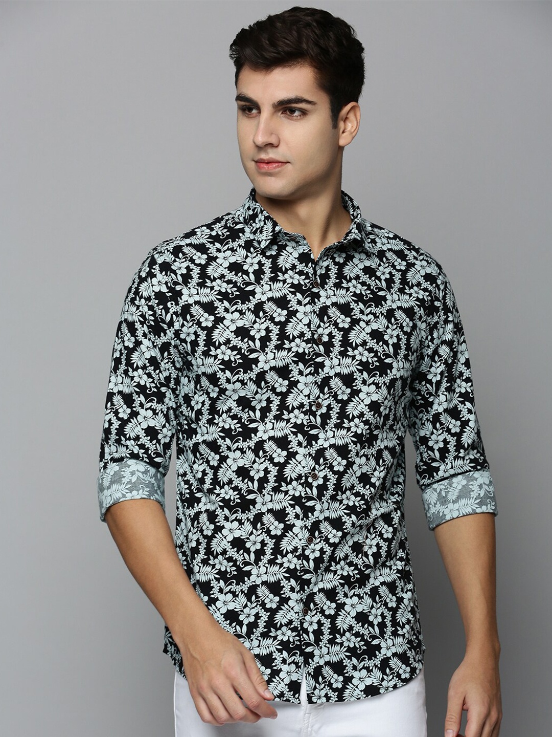 

SHOWOFF Men Comfort Floral Printed Casual Cotton Shirt, Black