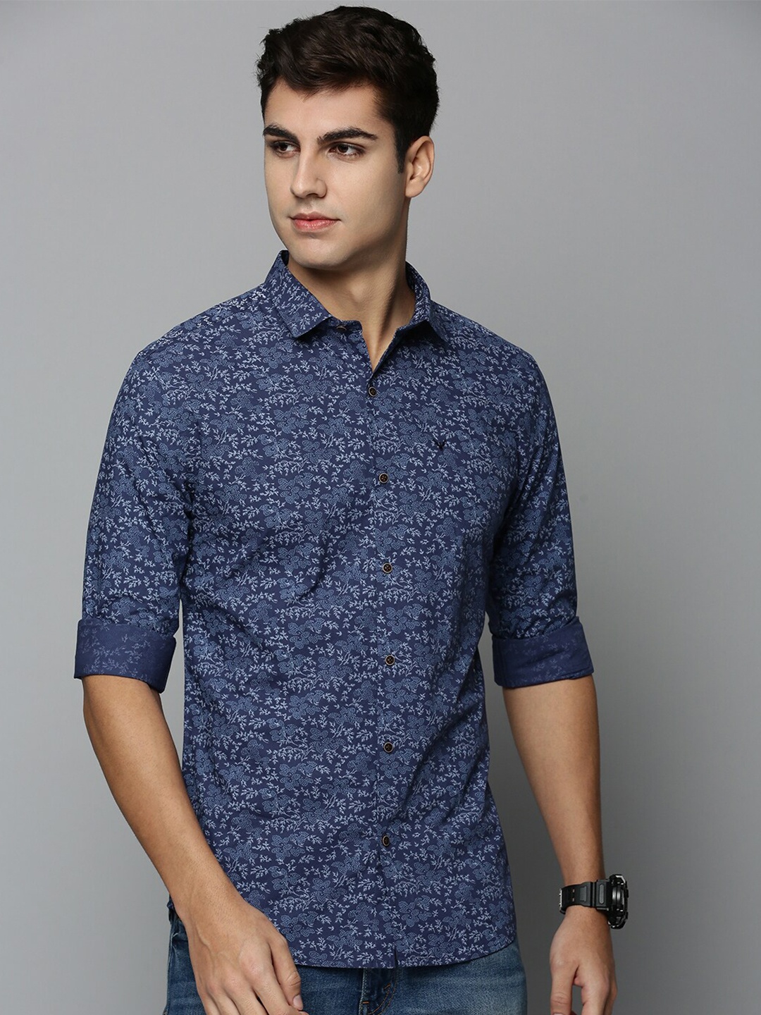 

SHOWOFF Men Printed Spread Collar Casual Cotton Shirt, Navy blue