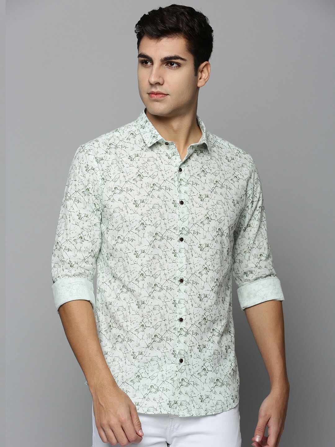 

SHOWOFF Men Comfort Floral Printed Cotton Casual Shirt, Green