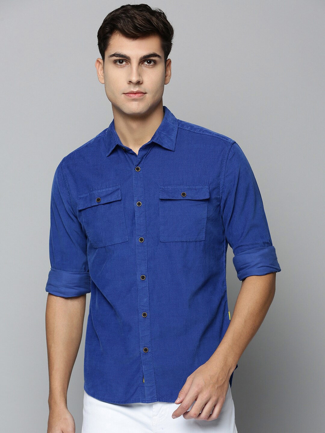 

SHOWOFF Men Corduroy Spread Collar Casual Cotton Shirt, Blue