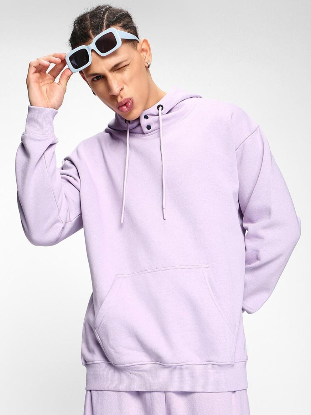 

Bewakoof Men Solid Kangaroo Pocket Hooded Pullover Sweatshirt, Lavender