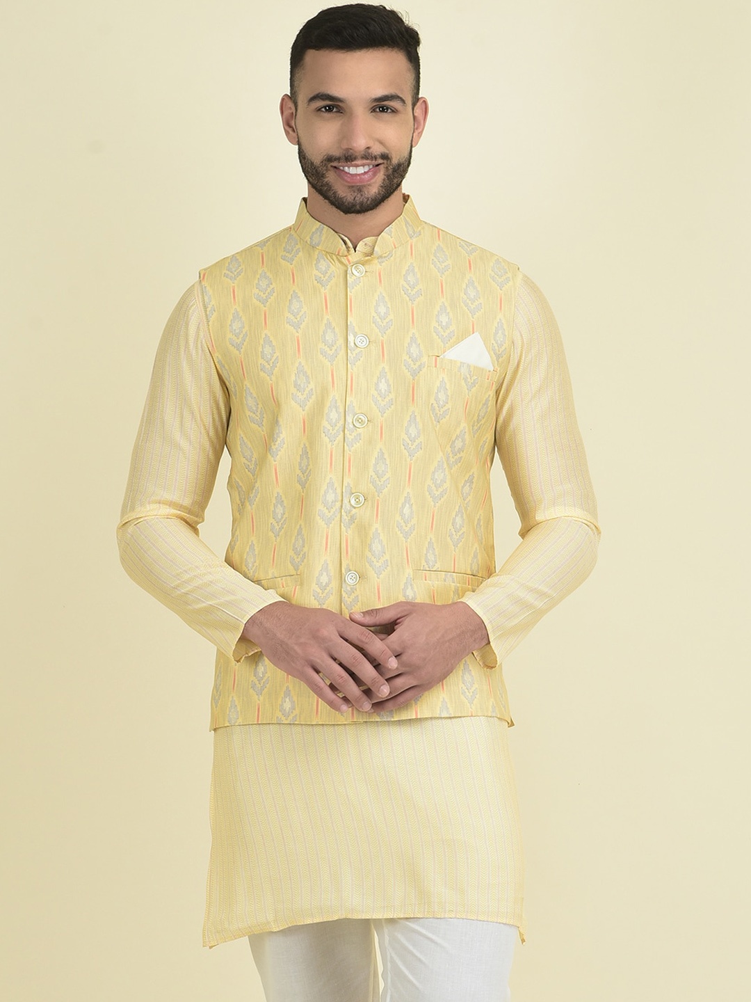 

DEYANN Men Ethnic Motifs Printed Pure Cotton Kurta with Pyjamas, Yellow