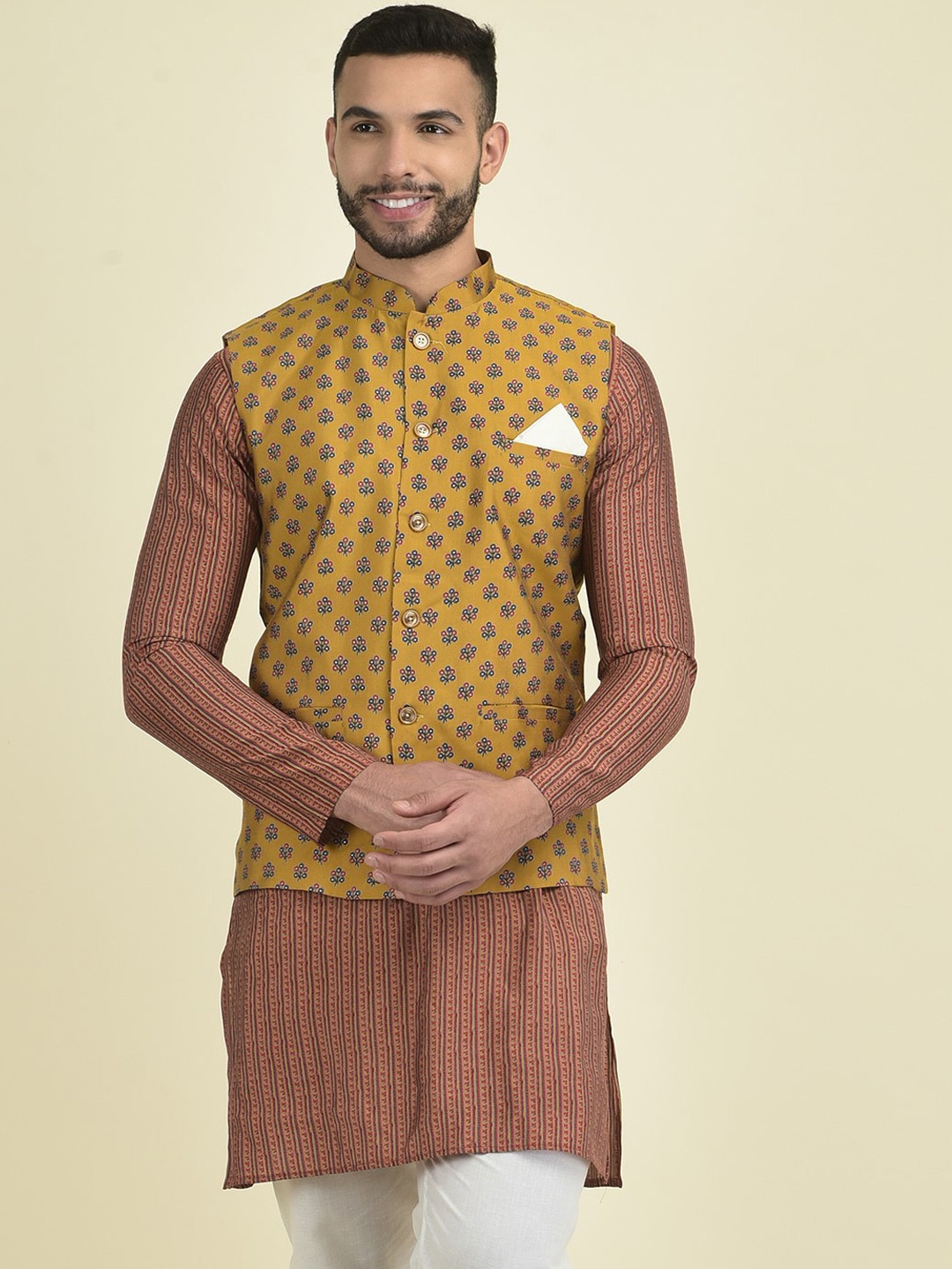 

DEYANN Men Printed Pure Cotton Kurta with Pyjamas, Yellow