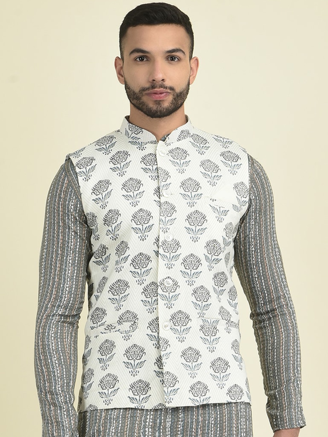 DEYANN Men Printed Pure Cotton Kurta with Pyjamas, Silver