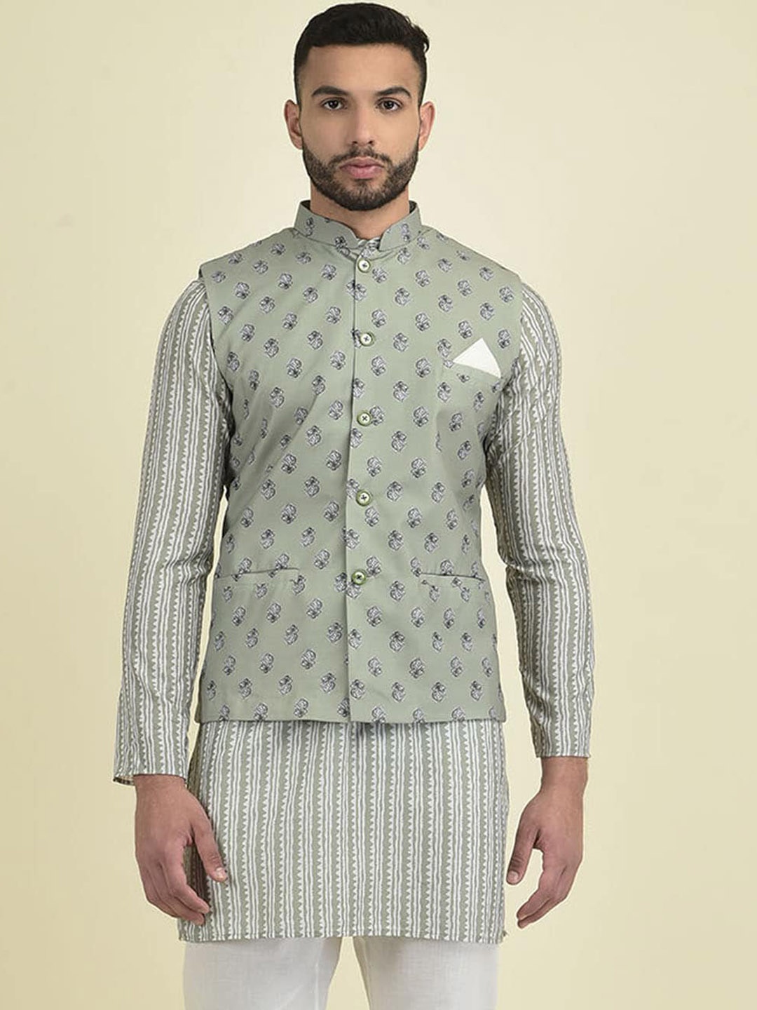 

DEYANN Men Green Ethnic Motifs Printed Kurta with Pyjamas