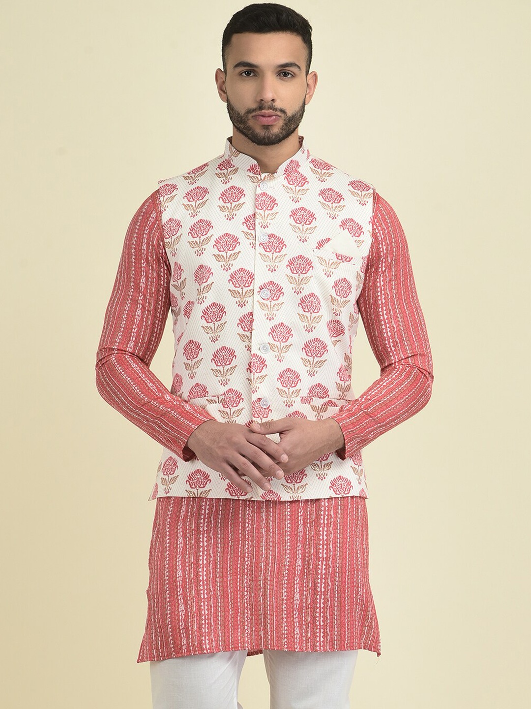 

DEYANN Men Red Ethnic Motifs Printed Kurta with Pyjamas