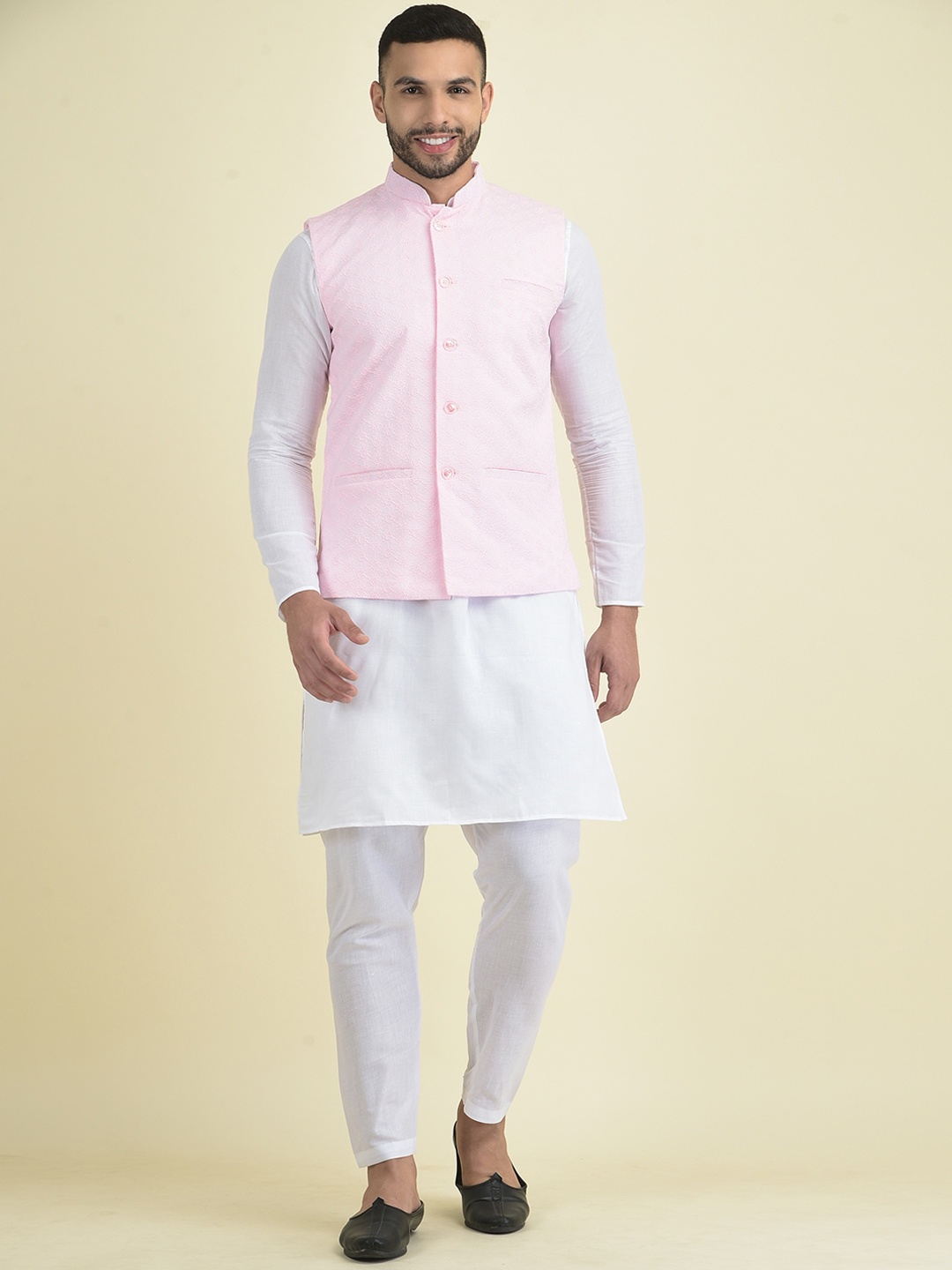 

DEYANN Men Ethnic Motifs Embroidered Kurta with Pyjamas & Nehru Jacket, Pink