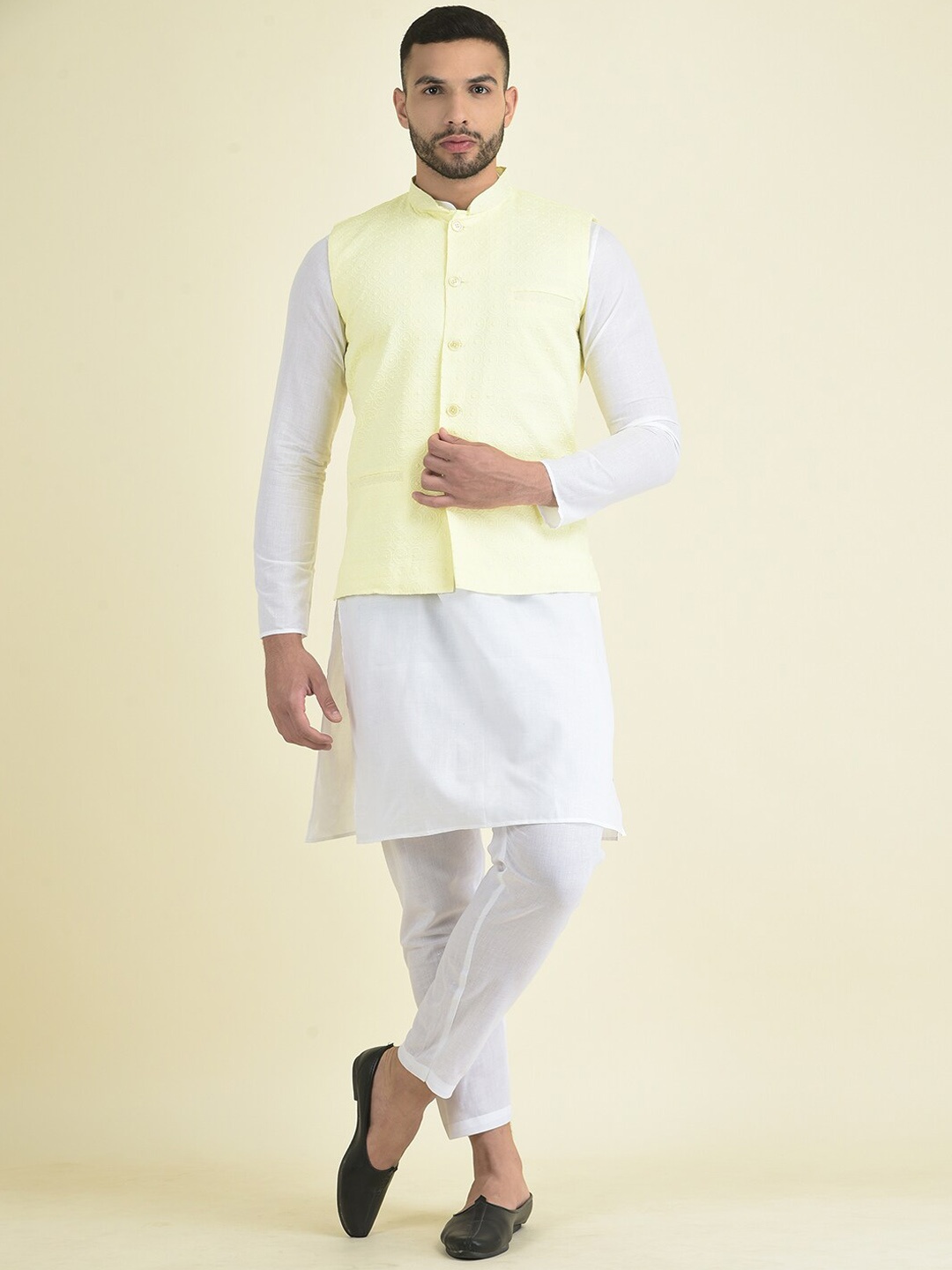 

DEYANN Men Yellow Ethnic Motifs Embroidered Pure Cotton Kurta with Pyjamas