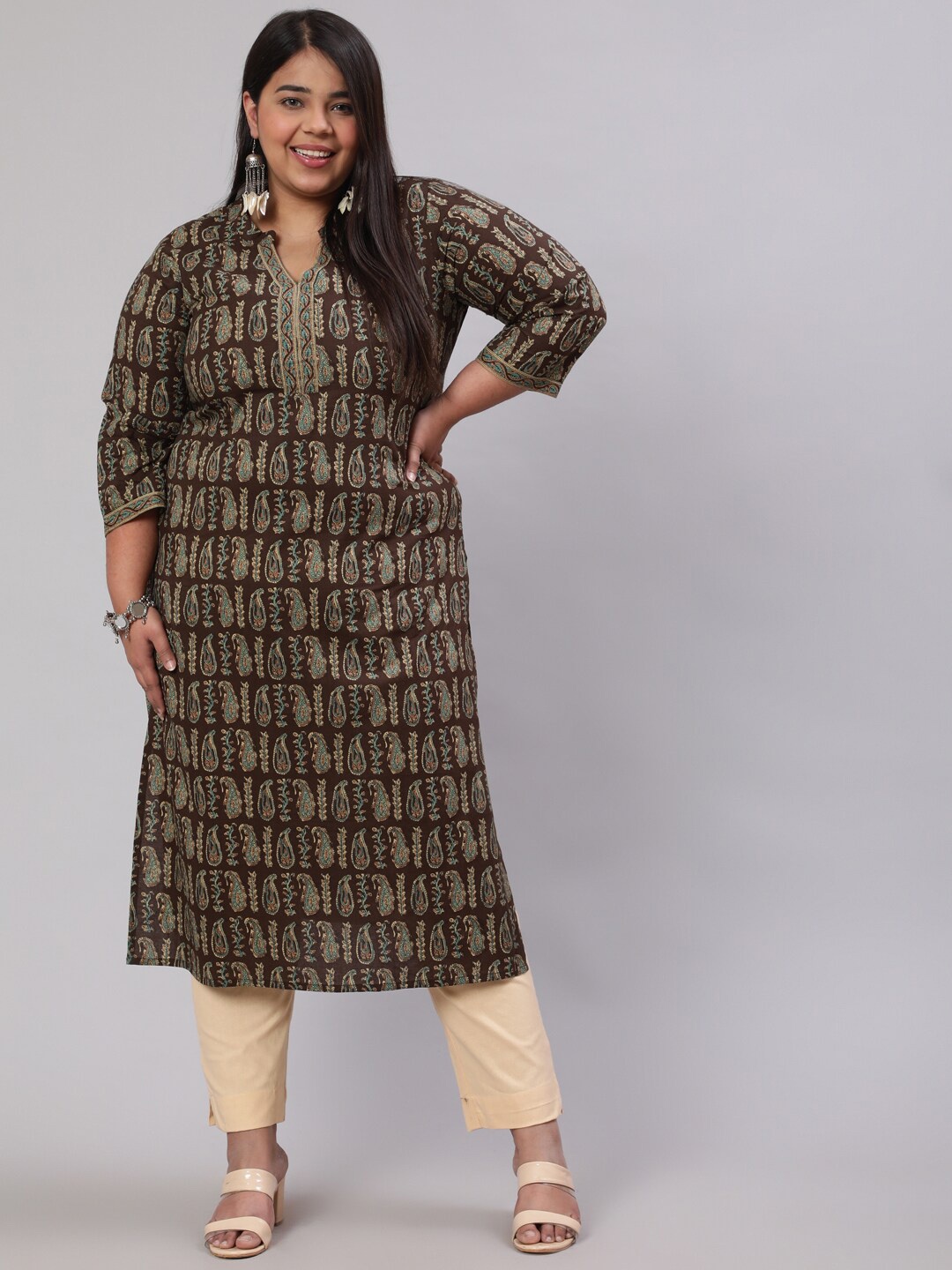 

Nayo Plus Size Ethnic Motifs Printed Cotton Kurta, Brown