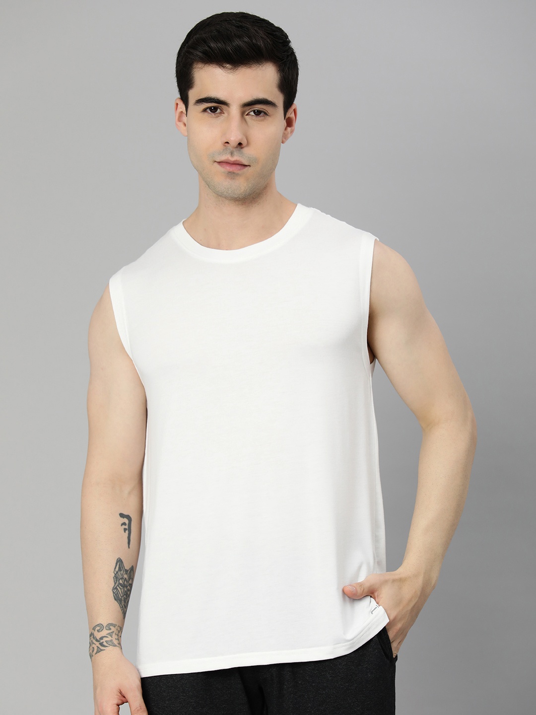 

Heelium Men Solid Bamboo Innerwear Vests, White