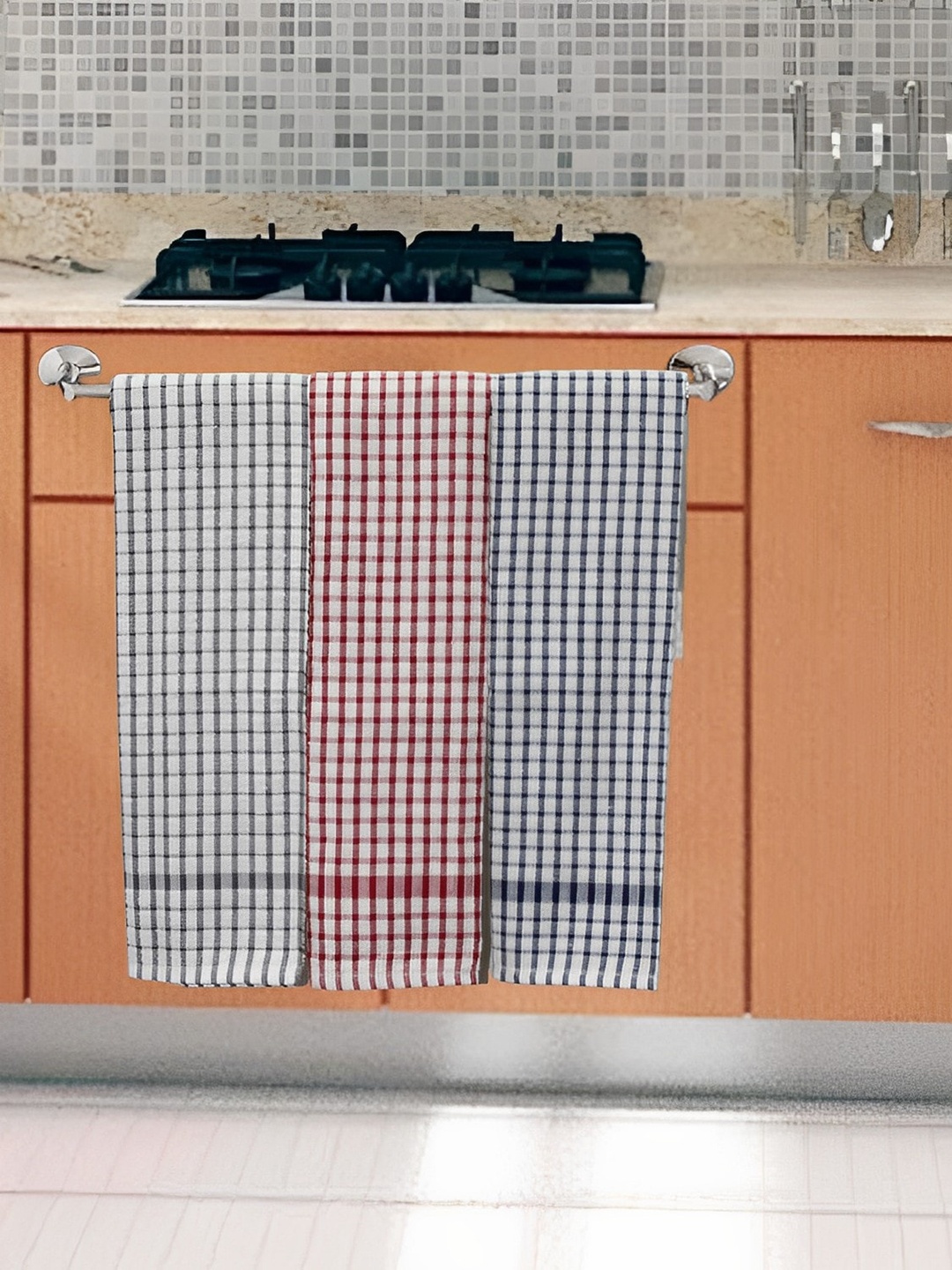 

Lushomes White and Red Set Of 6 Checked 300 GSM Cotton Kitchen Towels