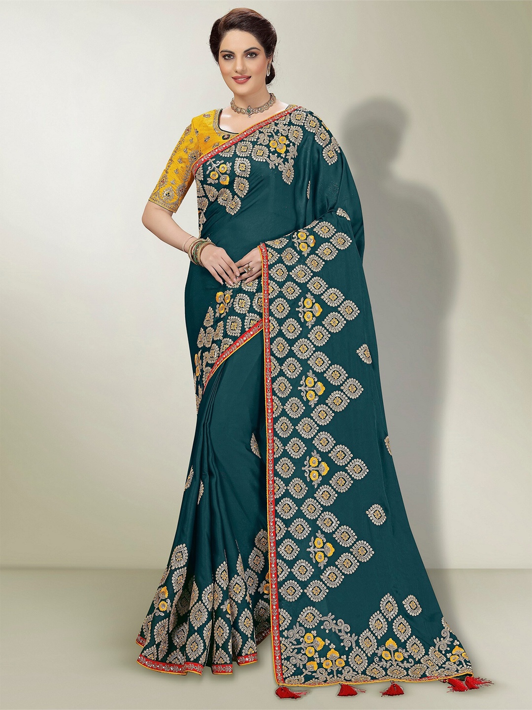 

Trendmalls Floral Beads and Stones Pure Silk Saree, Green
