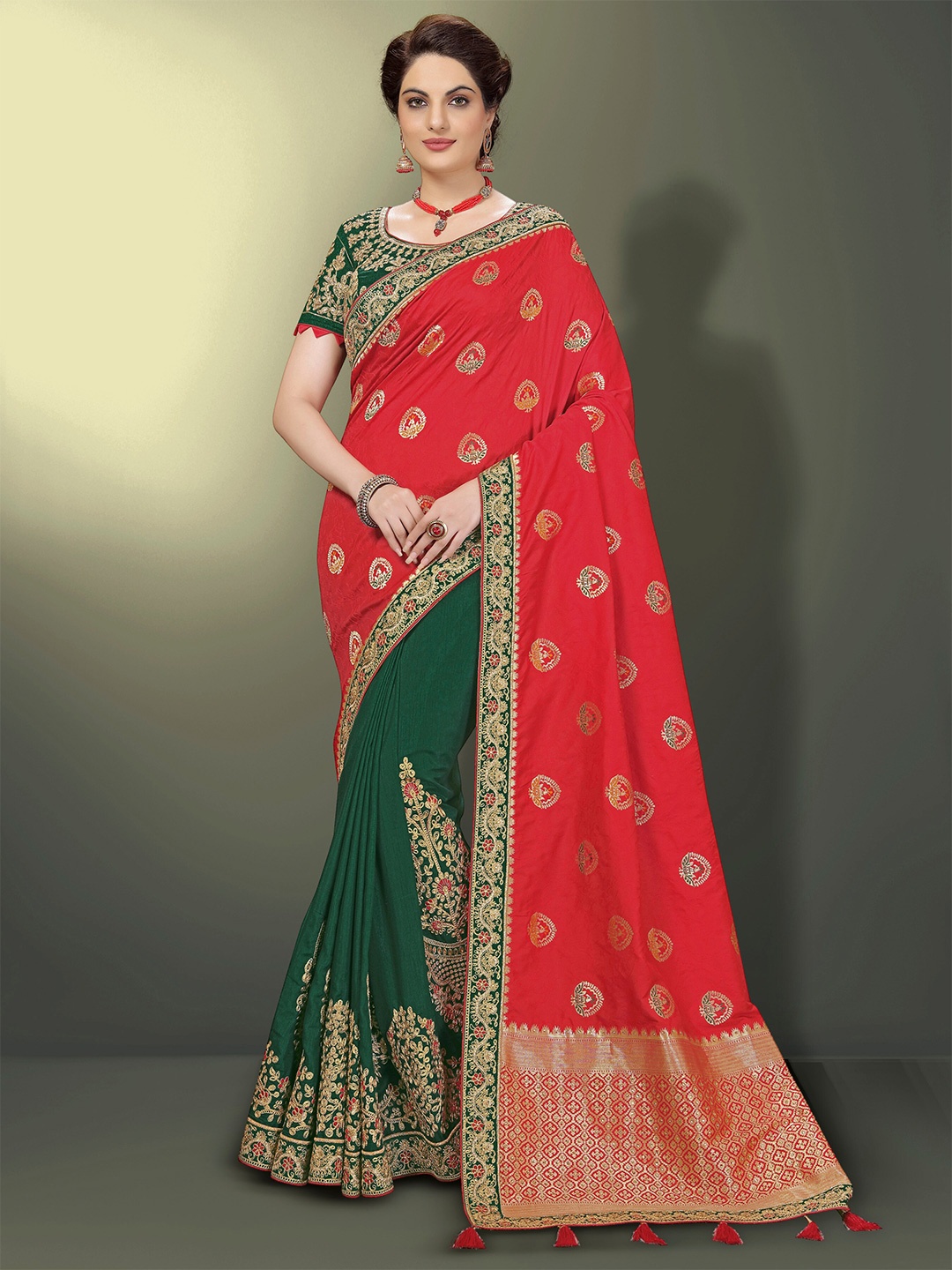 

Trendmalls Ethnic Motifs Beads and Stones Silk Blend Saree, Red