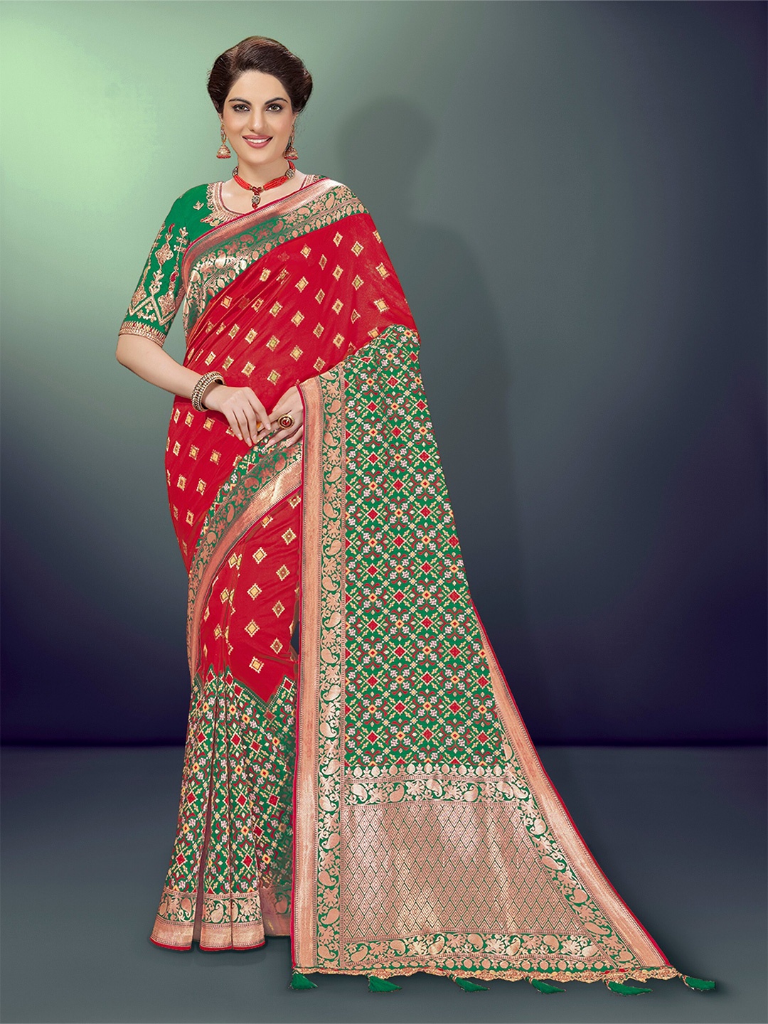 

Trendmalls Green & Red Woven Design Zari Silk Blend Banarasi Saree