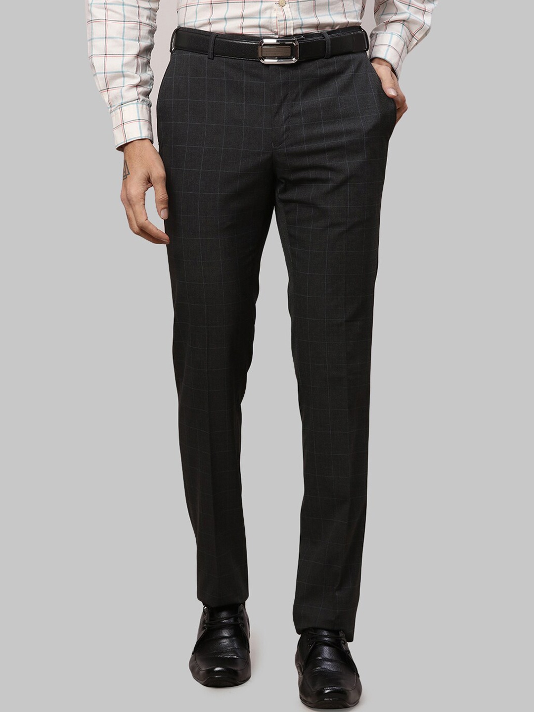 

Raymond Men Checked Slim Fit Trousers, Grey