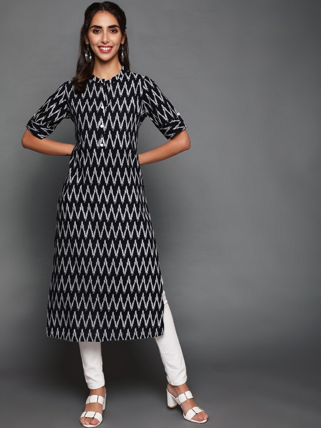 

antaran Women Chevron Printed Pure Cotton Kurta, Black