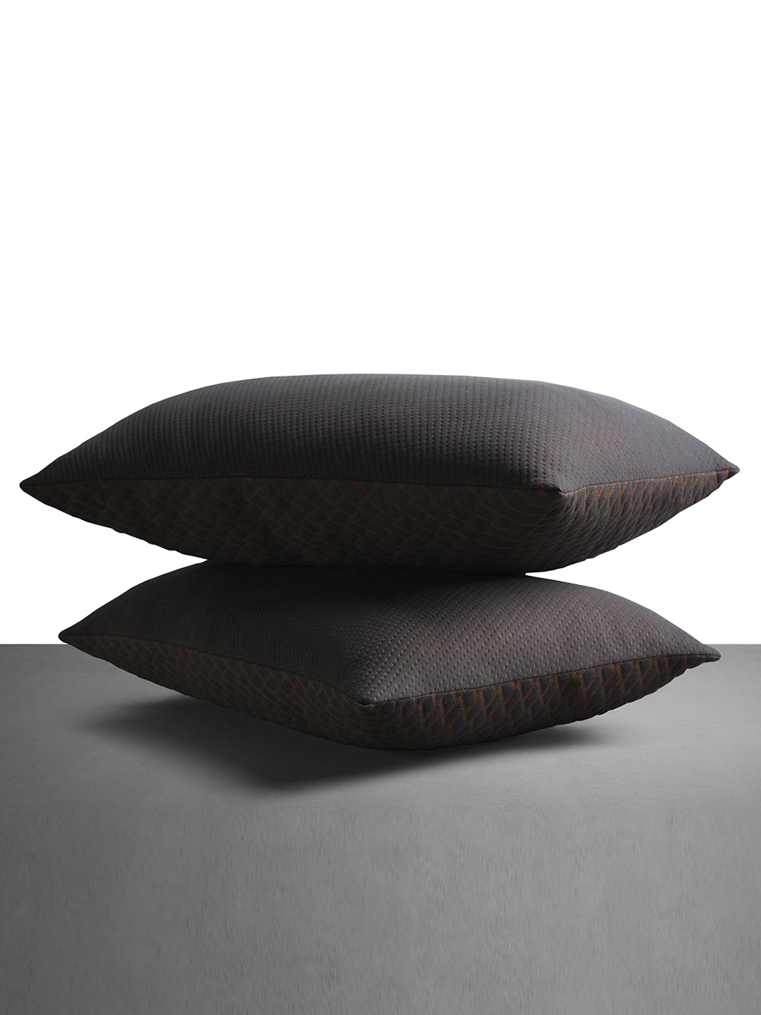 

LA VERNE Set Of 2 Brown Embossed Rectangular Sleeping Pillows