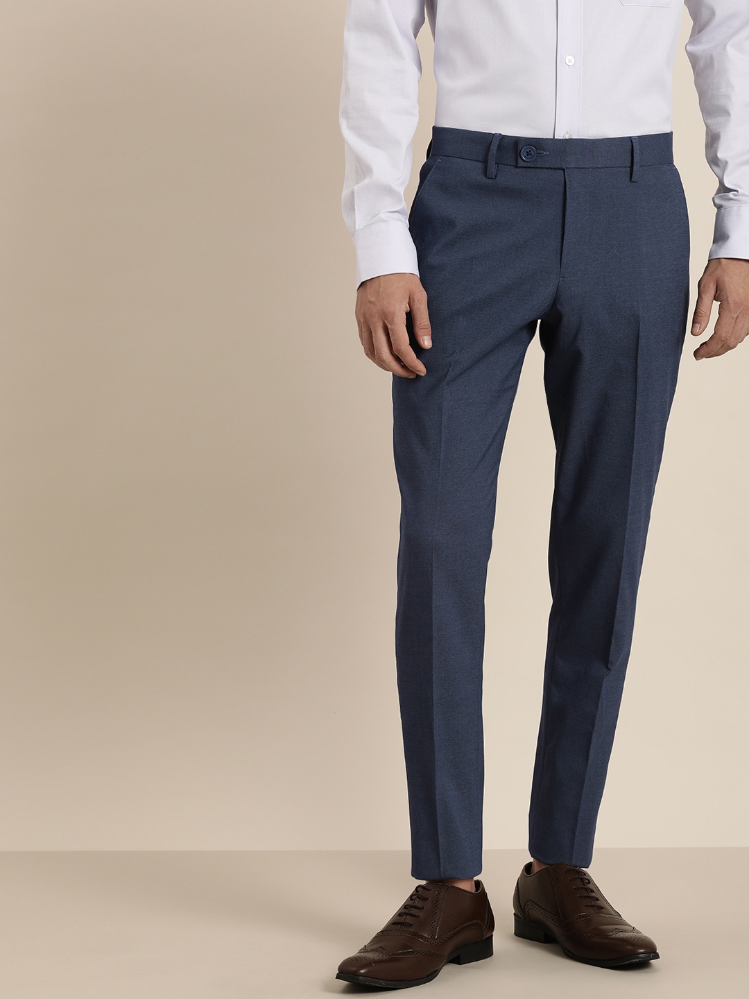 

INVICTUS Men Solid Slim Fit Mid-Rise Plain Woven Flat-Front Formal Trousers, Blue