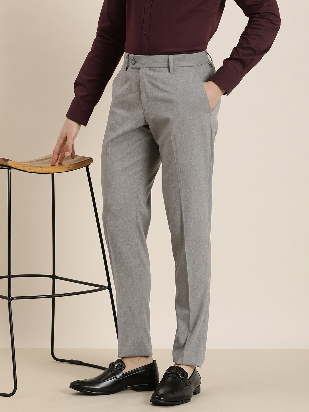 

INVICTUS Men Solid Slim Fit Smart Casual Trousers, Grey